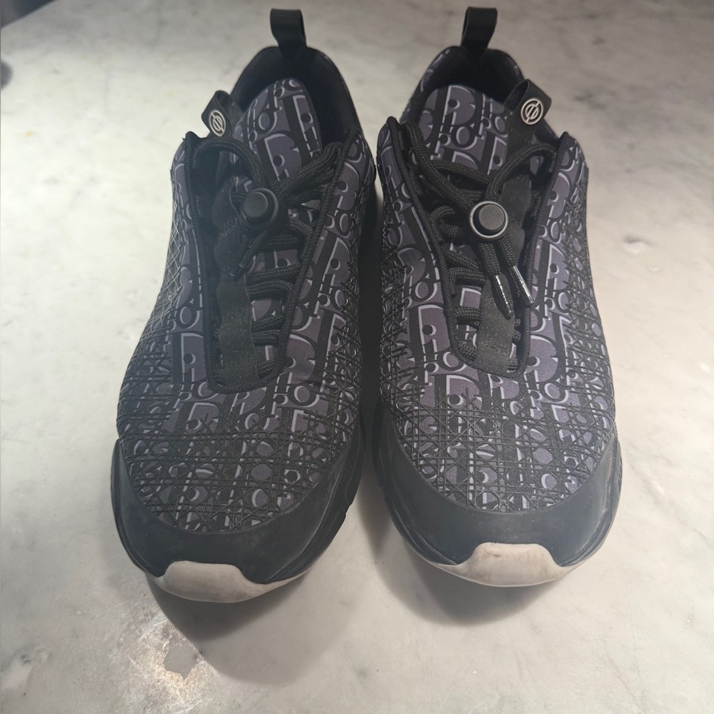 Stylish Black and Gray Sneakers 44